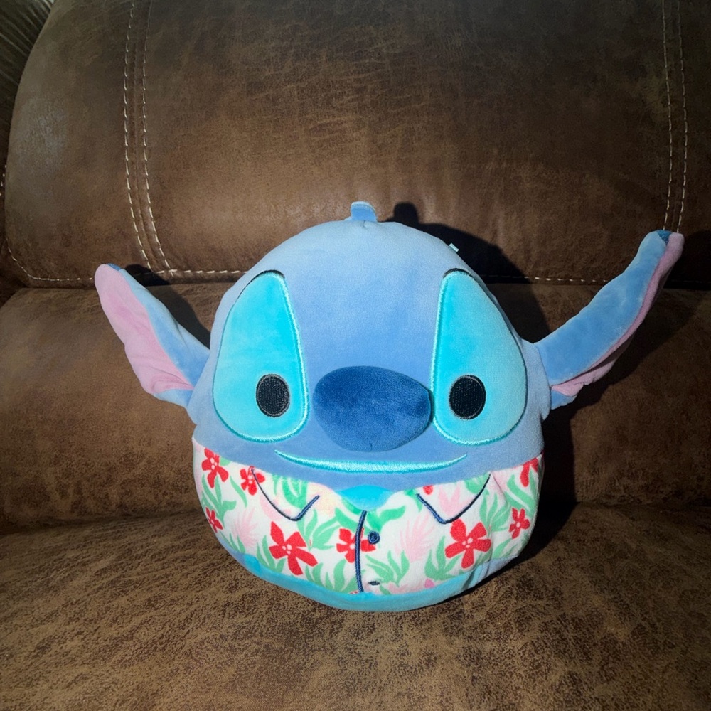 8” Hawaiian Stitch Squishmallow